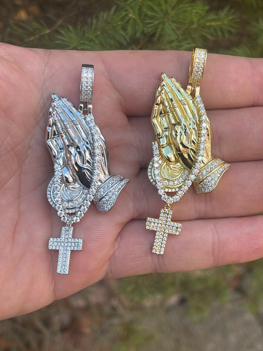 Colgante Manos Orando con Cruz de Moissanita - Oro Vermeil 14k y Plata 925