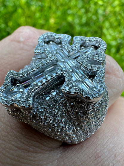 Anillo Cruz Gótico Tupac con Moissanita 6.5ct - Baguette y Redonda - Plata 925