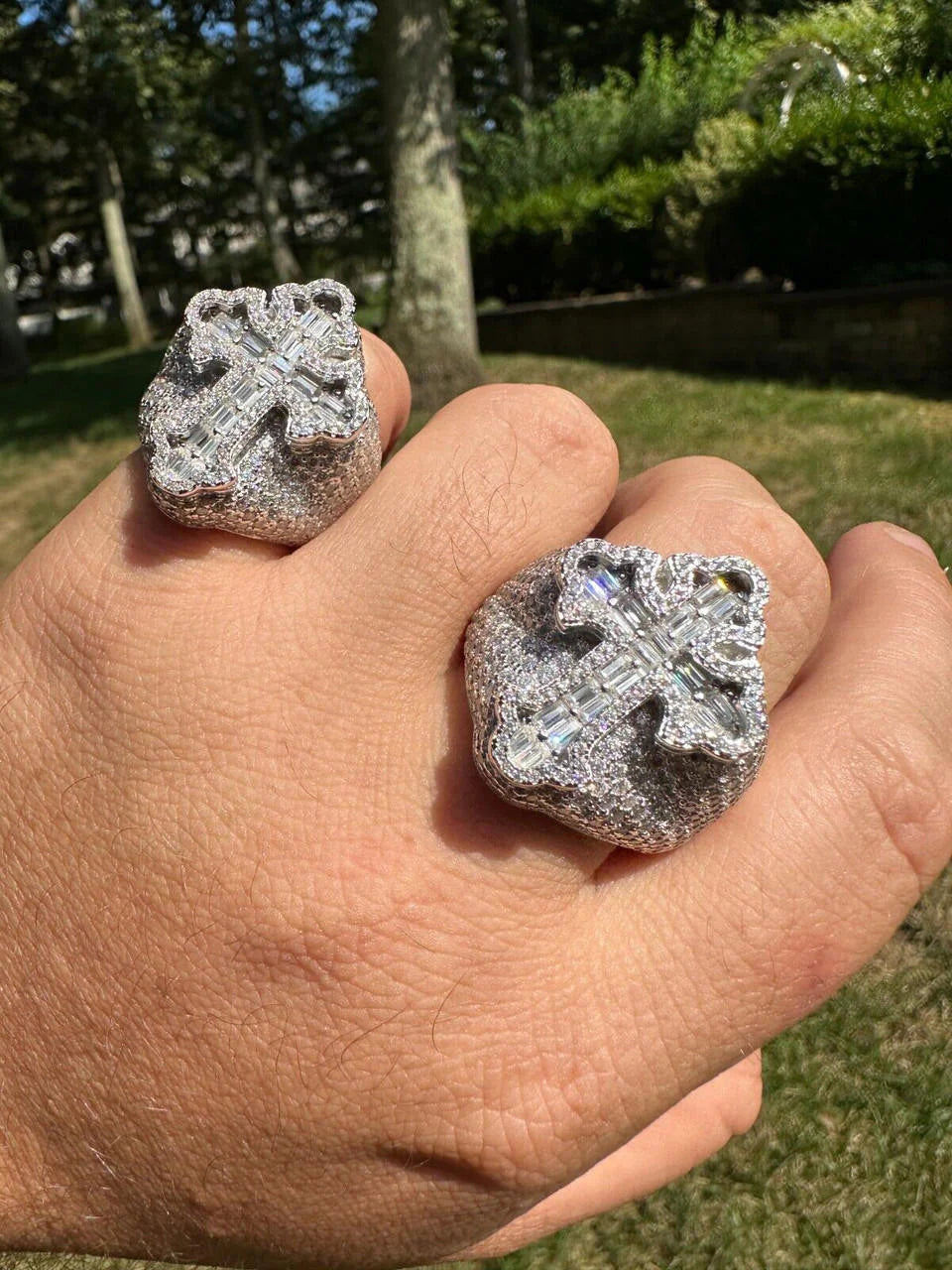 Anillo Cruz Gótico Tupac con Moissanita 6.5ct - Baguette y Redonda - Plata 925