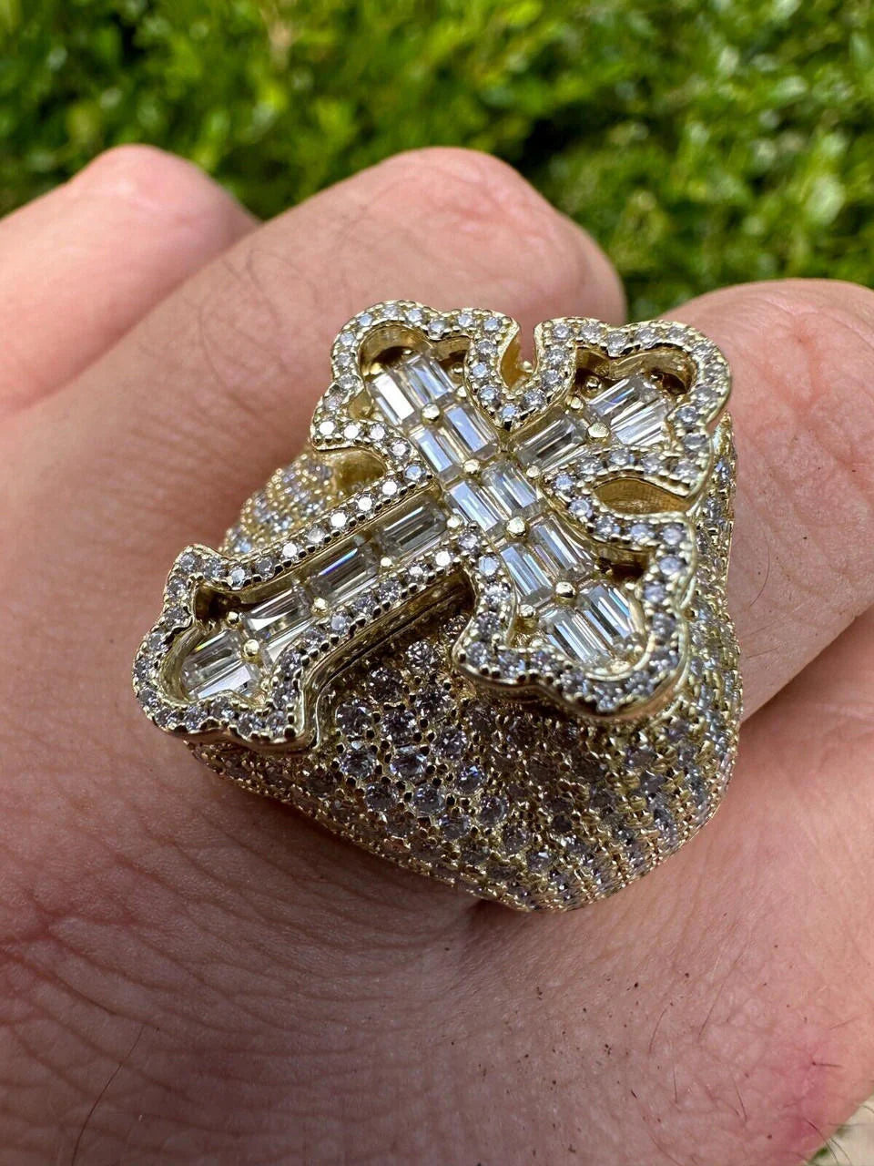 Anillo Cruz Gótico Tupac con Moissanita 6.5ct - Baguette y Redonda - Plata 925