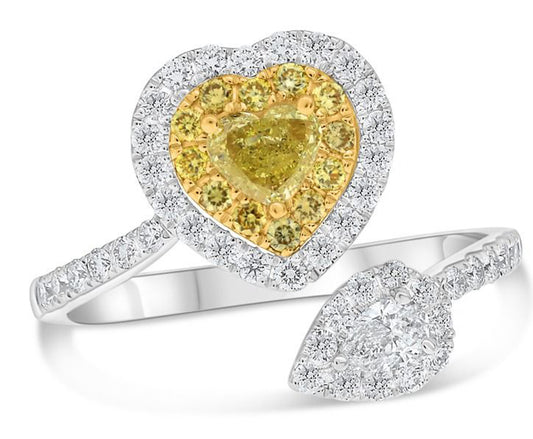 Anillo Corazon con Diamantes Amarillos y Blancos