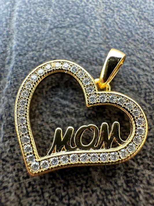 Dije Corazón "Mom" con Moissanita 0.32ct - Plata 925 - Pequeño 0.75"