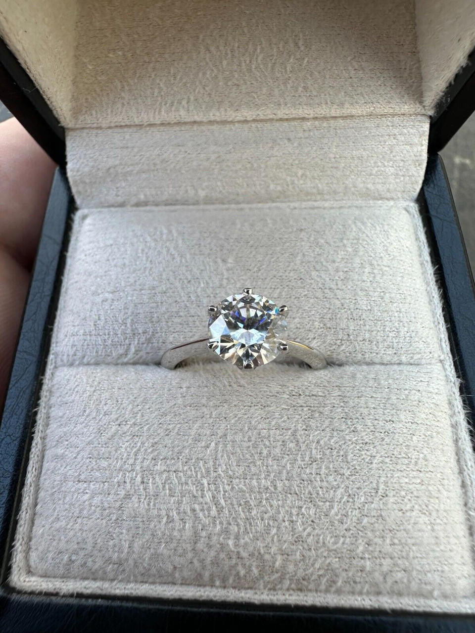 Anillo de Compromiso 2 CT Moissanite en Oro solido (Blanco ó Amarillo) de 14 Kilates
