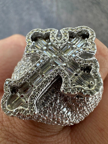 Anillo Cruz Gótico Tupac con Moissanita 6.5ct - Baguette y Redonda - Plata 925